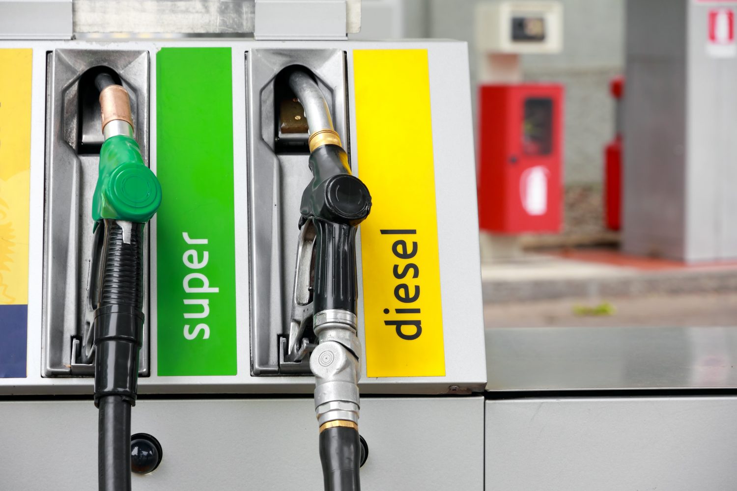 Taglio accise diesel, proroga fino al 5 ottobre: 10 cent fino al 25/09, poi la metà