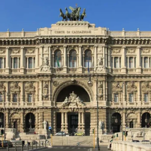 Pignoramenti, per la Cassazione l’Agenzia delle Entrate si contesta davanti al giudice ordinario